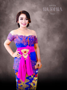jasa foto adat Bali untuk wisuda