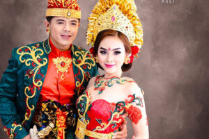 Studio Foto Prewedding Denpasar – Paket Indoor Adat Bali Elegan & Berkesan!